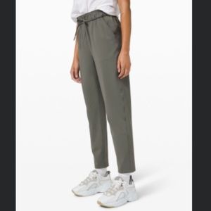 Lululemon Keep Moving Pant 7/8 High-Rise, in Grey Sage (size 2)